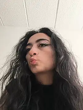 Snapshot of Lila_Desiree chatting on June 20, 2026, 2:33 pm Lila Desiree online show from June 20, 2026, 2:33 pm