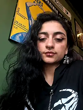 Lila Desiree online show from February 25, 2026, 2:39 pm