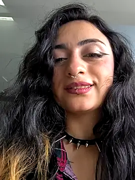 Lila Desiree online show from February 15, 2025, 8:01 pm