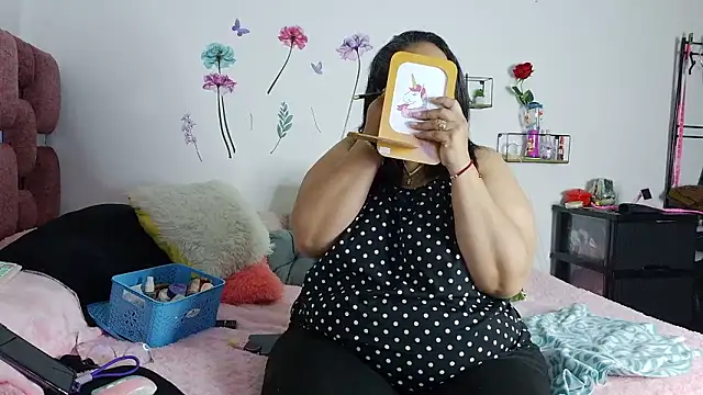 ScarletthJhonson- online show from May 12, 2026, 10:16 pm