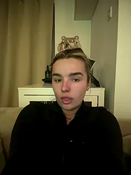 maisiesmithx online show from October 26, 2025, 10:32 pm