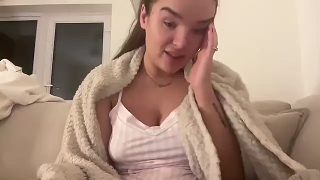 maisiesmithx online show from January 4, 2025, 8:48 pm