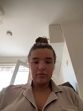 maisiesmithx online show from October 6, 2025, 2:40 pm