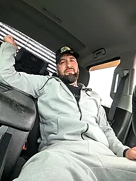 Snapshot of Beardedtattood chatting on October 11, 2025, 2:07 pm Beardedtattood online show from October 11, 2025, 2:07 pm