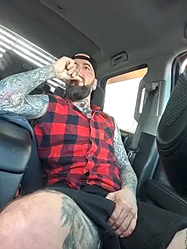 Snapshot of Beardedtattood chatting on November 23, 2025, 1:43 pm Beardedtattood online show from November 23, 2025, 1:43 pm