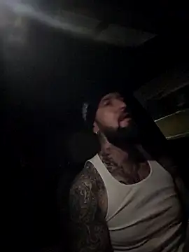 Snapshot of Beardedtattood chatting on December 2, 2025, 6:37 am Beardedtattood online show from December 2, 2025, 6:37 am