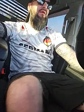 Beardedtattood online show from June 12, 2026, 10:46 am