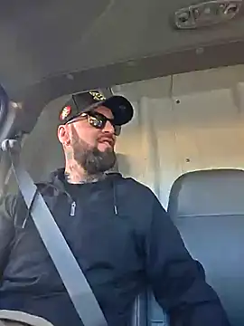 Snapshot of Beardedtattood chatting on October 24, 2025, 12:48 pm Beardedtattood online show from October 24, 2025, 12:48 pm