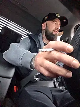 Snapshot of Beardedtattood chatting on October 30, 2025, 12:14 pm Beardedtattood online show from October 30, 2025, 12:14 pm