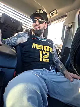 Snapshot of Beardedtattood chatting on November 4, 2025, 2:10 pm Beardedtattood online show from November 4, 2025, 2:10 pm