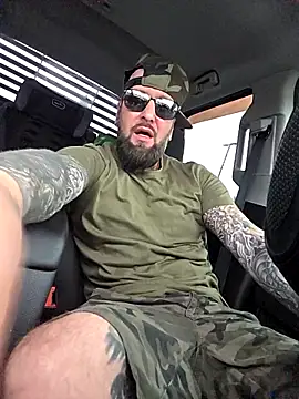 Snapshot of Beardedtattood chatting on November 26, 2025, 2:06 pm Beardedtattood online show from November 26, 2025, 2:06 pm