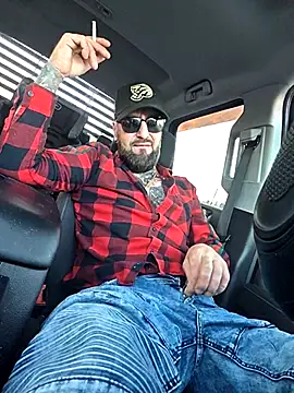 Snapshot of Beardedtattood chatting on November 8, 2025, 12:31 pm Beardedtattood online show from November 8, 2025, 12:31 pm