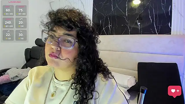 Reginavegaa online show from July 31, 2026, 11:31 am