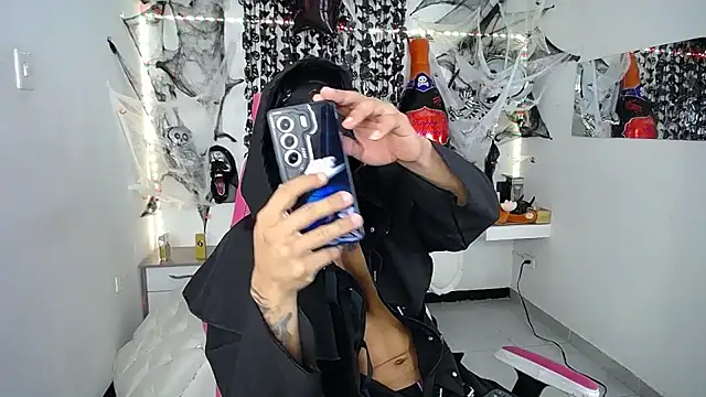 Snapshot of Leonard_Price chatting on October 23, 2025, 9:30 am Leonard Price online show from October 23, 2025, 9:30 am