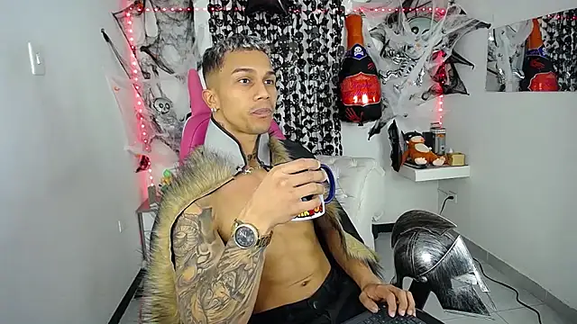 Snapshot of Leonard_Price chatting on October 16, 2025, 1:36 am Leonard Price online show from October 16, 2025, 1:36 am