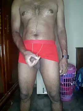 Snapshot of SuranSexy33 chatting on May 19, 2026, 5:14 am SuranSexy33 online show from May 19, 2026, 5:14 am