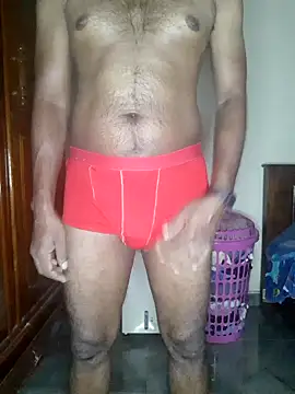 Snapshot of SuranSexy33 chatting on February 14, 2026, 7:52 am SuranSexy33 online show from February 14, 2026, 7:52 am