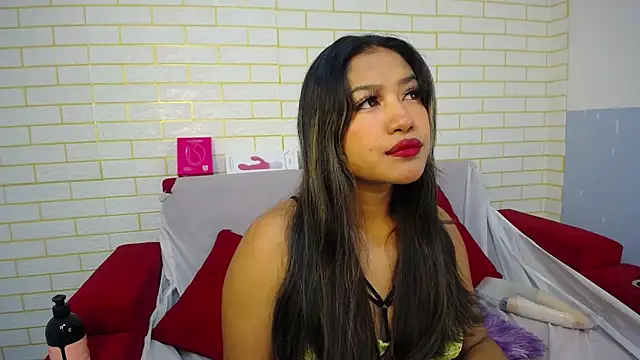 ricura mily online show from October 21, 2025, 3:28 am