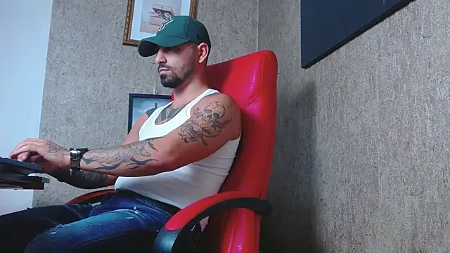 NigelBoydXXX online show from January 26, 2025, 10:35 pm