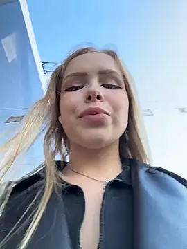 Snapshot of mur_girl chatting on October 9, 2025, 12:17 pm mur girl online show from October 9, 2025, 12:17 pm