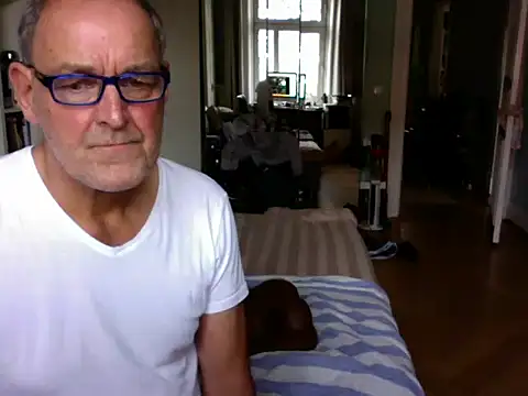 Snapshot of Traumsommer2 chatting on November 12, 2025, 10:52 am Traumsommer2 online show from November 12, 2025, 10:52 am