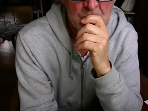 Snapshot of Traumsommer2 chatting on December 4, 2024, 1:25 pm Traumsommer2 online show from December 4, 2024, 1:25 pm