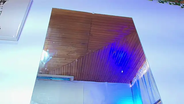 Snapshot of Naia_x chatting on November 6, 2025, 8:02 pm Naia x online show from November 6, 2025, 8:02 pm