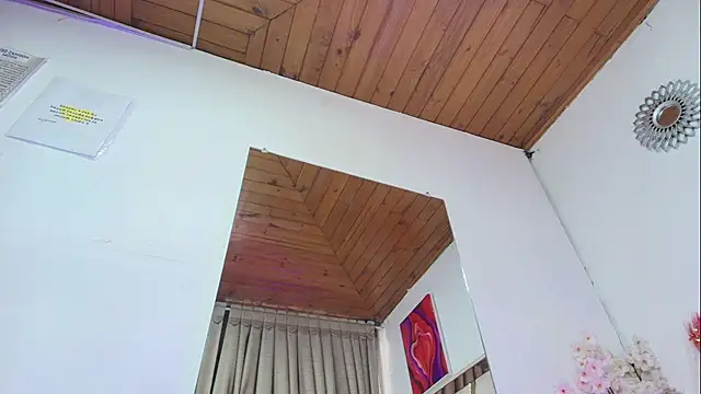 Naia x online show from February 13, 2026, 8:09 pm