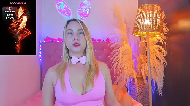  sexybunny  online show from April 8, 2026, 3:52 am