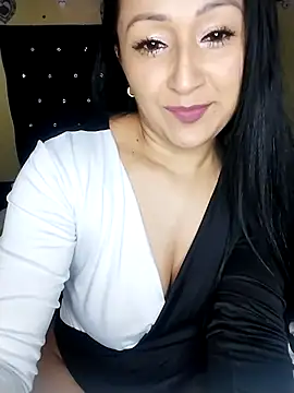 Snapshot of ArianaMist chatting on February 19, 2025, 11:36 pm ArianaMist online show from February 19, 2025, 11:36 pm