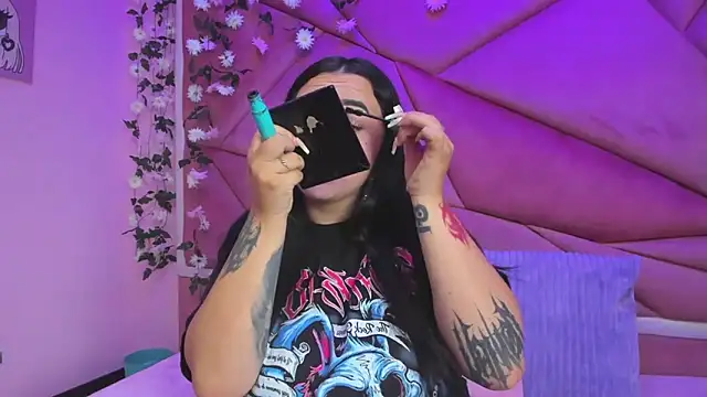 Snapshot of Victoria_Rossy chatting on November 25, 2025, 7:58 pm Victoria Rossy online show from November 25, 2025, 7:58 pm