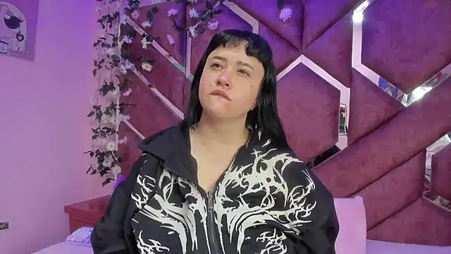 Victoria Rossy online show from February 2, 2026, 8:19 pm