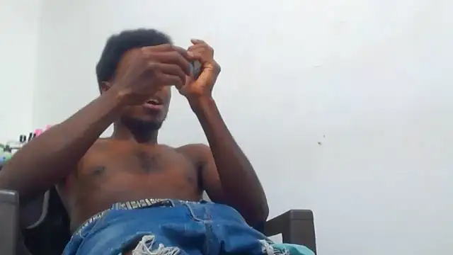 Snapshot of jaycolinss chatting on October 29, 2025, 6:45 am jaycolinss online show from October 29, 2025, 6:45 am