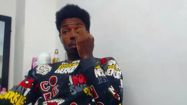 Snapshot of jaycolinss chatting on October 18, 2025, 11:56 am jaycolinss online show from October 18, 2025, 11:56 am