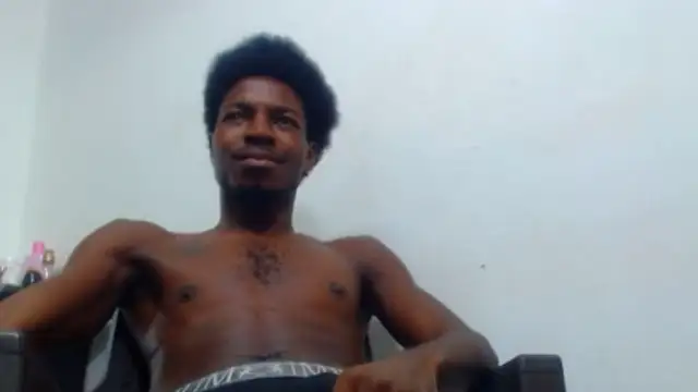 Snapshot of jaycolinss chatting on October 14, 2025, 7:03 pm jaycolinss online show from October 14, 2025, 7:03 pm