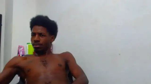 Snapshot of jaycolinss chatting on October 17, 2025, 10:11 pm jaycolinss online show from October 17, 2025, 10:11 pm