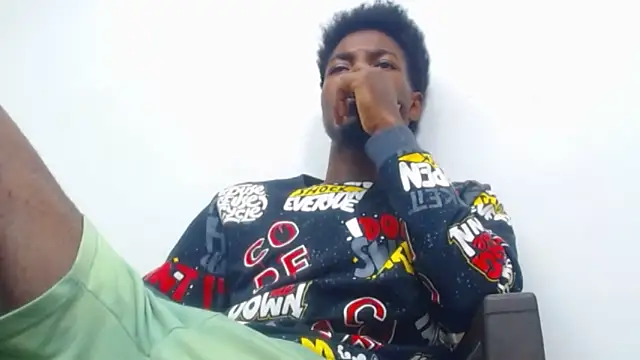 Snapshot of jaycolinss chatting on October 13, 2025, 4:14 am jaycolinss online show from October 13, 2025, 4:14 am