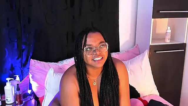 Snapshot of conielaurenth chatting on September 25, 2025, 6:19 am conielaurenth online show from September 25, 2025, 6:19 am