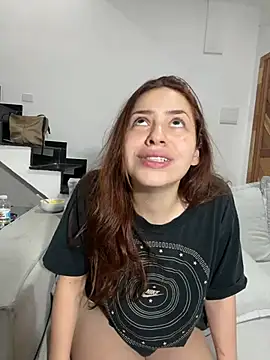 Snapshot of AgnesCampp chatting on February 25, 2025, 10:31 pm AgnesCampp online show from February 25, 2025, 10:31 pm