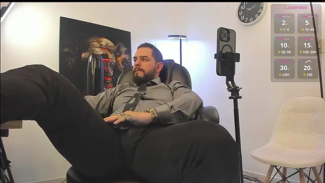 Ethan Castellano online show from November 17, 2025, 8:02 pm