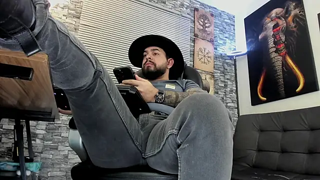Snapshot of Ethan_Castellano chatting on June 22, 2026, 10:18 pm Ethan Castellano online show from June 22, 2026, 10:18 pm