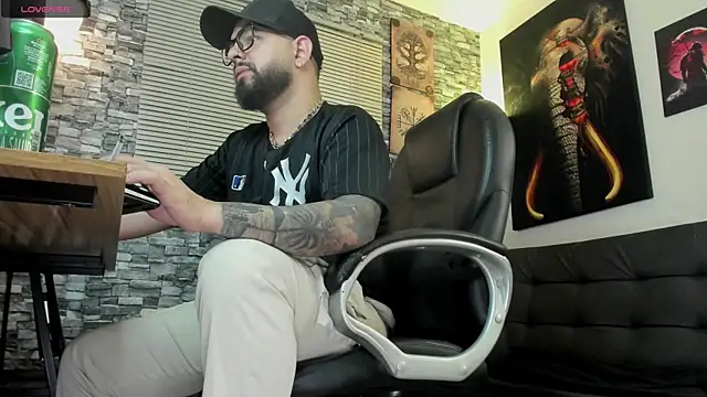 Snapshot of Ethan_Castellano chatting on August 4, 2026, 8:46 pm Ethan Castellano online show from August 4, 2026, 8:46 pm