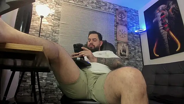 Snapshot of Ethan_Castellano chatting on July 3, 2026, 11:55 pm Ethan Castellano online show from July 3, 2026, 11:55 pm
