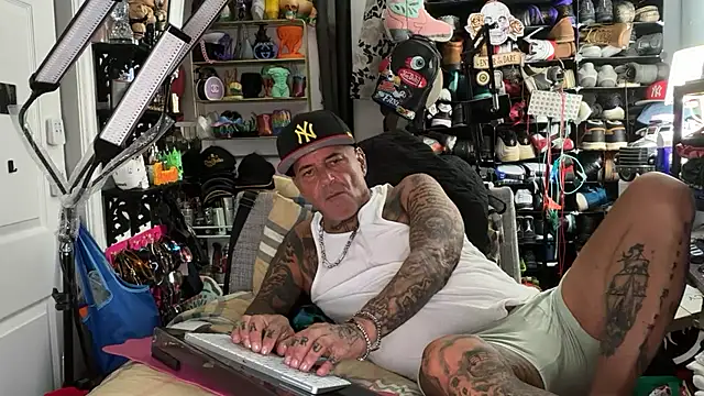 Snapshot of joeytatts66 chatting on July 17, 2026, 3:04 am joeytatts66 online show from July 17, 2026, 3:04 am