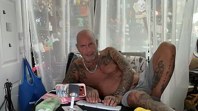 Snapshot of joeytatts66 chatting on July 31, 2026, 1:27 am joeytatts66 online show from July 31, 2026, 1:27 am