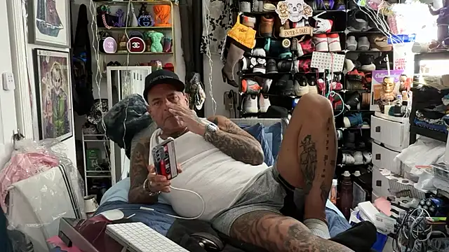 joeytatts66 online show from March 17, 2026, 1:52 am