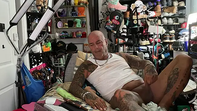 Snapshot of joeytatts66 chatting on July 18, 2026, 3:26 am joeytatts66 online show from July 18, 2026, 3:26 am