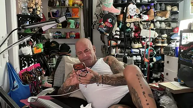 Snapshot of joeytatts66 chatting on July 11, 2026, 4:35 am joeytatts66 online show from July 11, 2026, 4:35 am