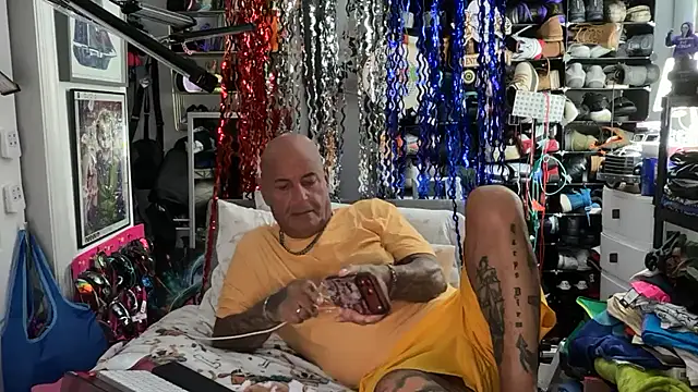 joeytatts66 online show from June 10, 2026, 2:13 am