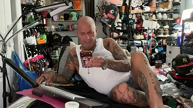 Snapshot of joeytatts66 chatting on July 5, 2026, 4:41 am joeytatts66 online show from July 5, 2026, 4:41 am